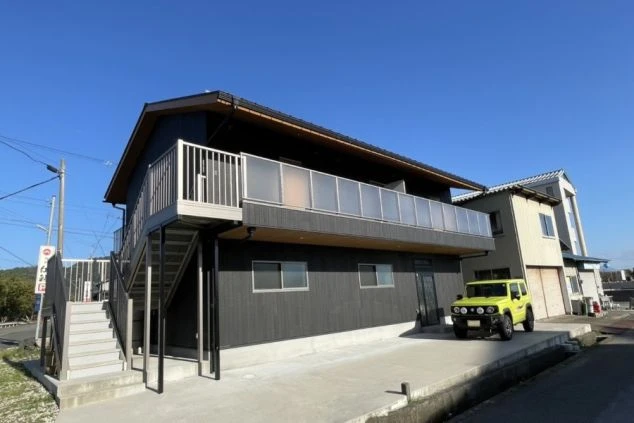 リゾートバイトの完全個室寮の外観画像。