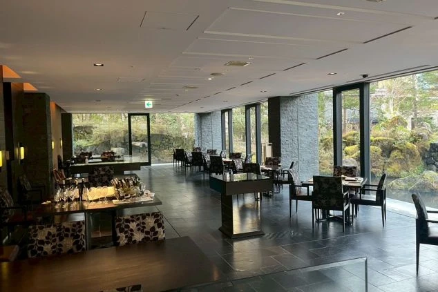 「はこね」の焼き印が入ったご当地のお菓子の画像。リゾートバイトの勤務地周辺のグルメやお土産。