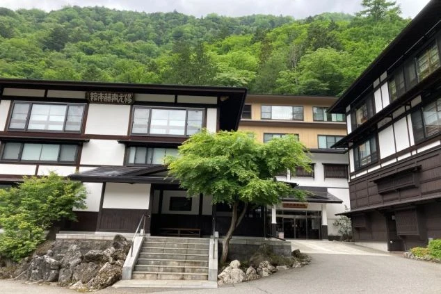ワクトリ社員が撮った長野県白骨温泉の旅館の外観の画像。