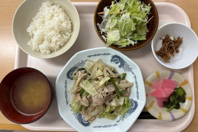 リゾートバイトのまかないの画像