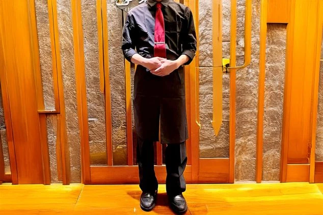 リゾートバイトのバイキングレストラン制服画像