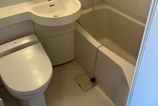 清潔感のあるユニットバス。仕事の疲れを癒し、ゆっくりとリラックスできます。