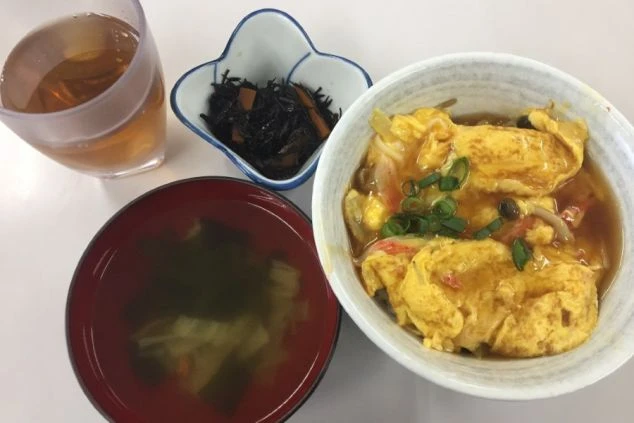 リゾートバイトのまかない画像