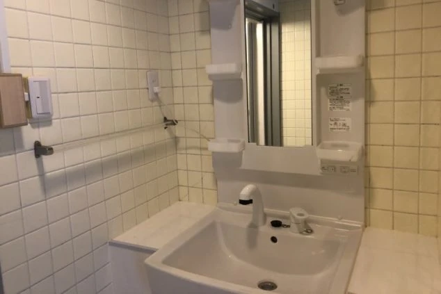 白浜エリアの施設でリゾートバイトする人が住み込む寮の洗面所の画像