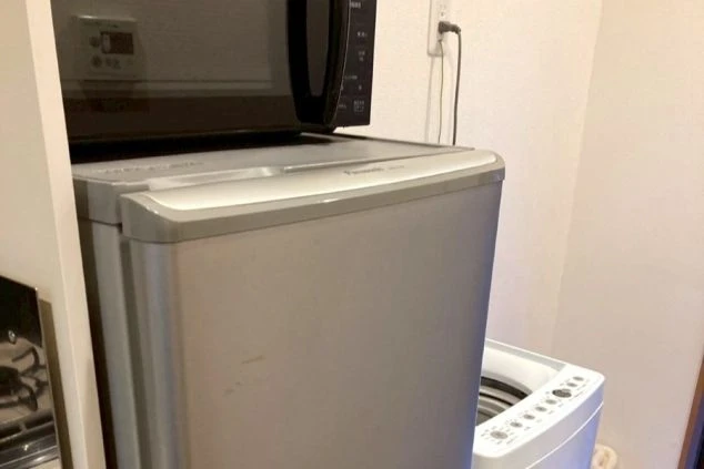 リゾートバイトの完全個室寮の部屋の収納スペース画像。