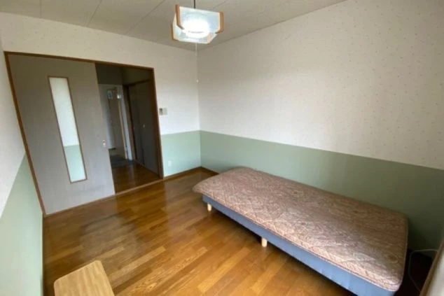 静岡県東伊豆エリアの施設でワクトリからリゾートバイトする人が宿泊する寮の部屋内の画像3