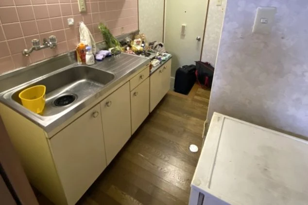 リゾートバイト寮の、ダイニング・キッチン。仲間たちと食卓を囲み、楽しい時間を共有できます。