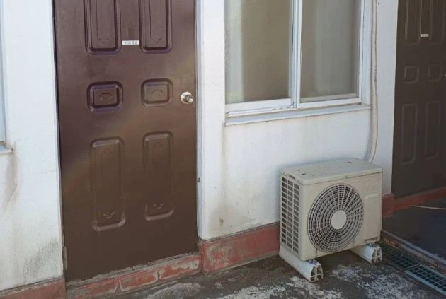 リゾートバイトの個室寮の玄関の画像。