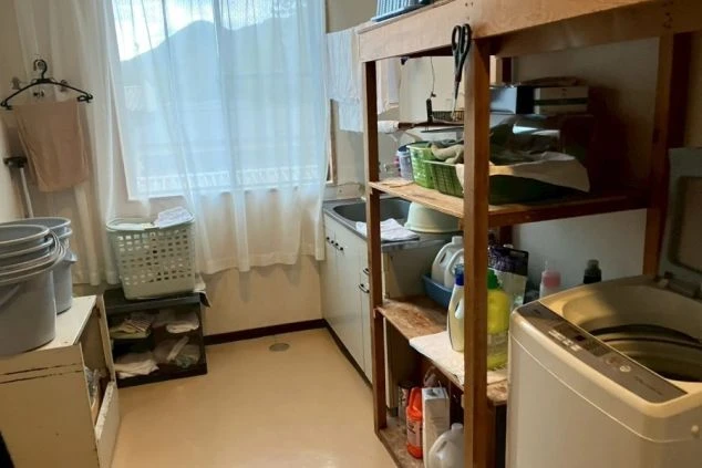 リゾートバイトの寮の共用洗濯機・キッチン等の画像