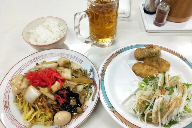 リゾートバイトのまかないの画像