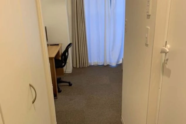 神奈川県・箱根のリゾートバイトの寮の画像。収納もある。