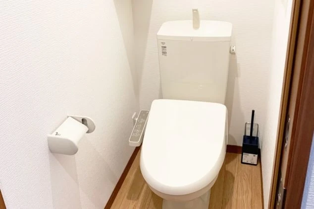 リゾートバイトの完全個室寮のトイレ。独立していて清潔。