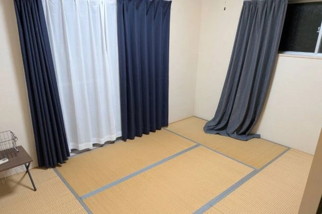 リゾートバイトの個室寮部屋内の画像