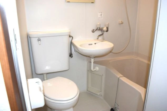 リゾートバイトの寮のユニットバスの画像