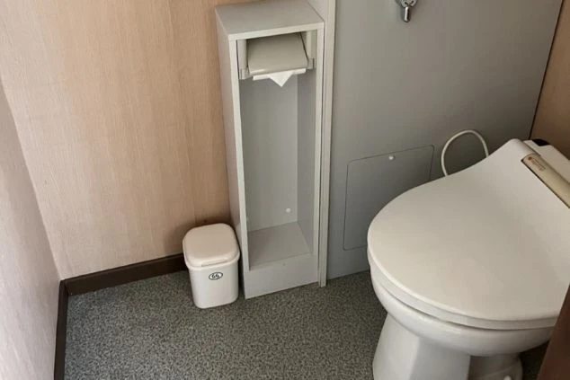 リゾートバイトの完全個室寮の寮内トイレの画像