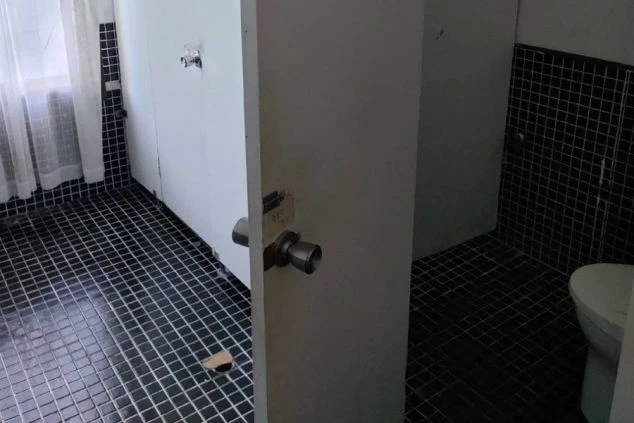 草津温泉のリゾートバイトの共用トイレの画像。