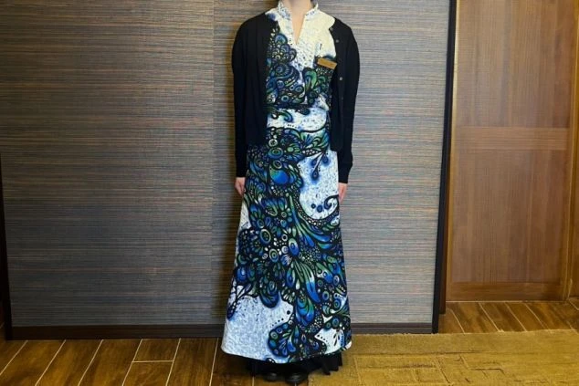 エステティシャンのリゾートバイトの女性の制服