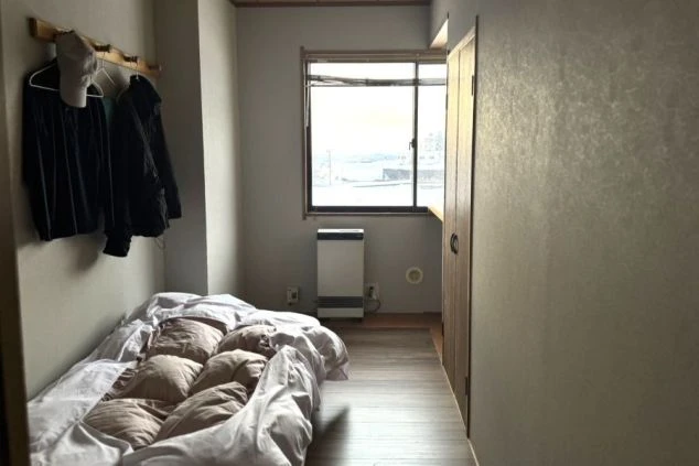 リゾートバイト生活の拠点となるプライベート空間。仕事の疲れを癒やし、休日への元気をチャージする、シンプルで快適な個室寮です。