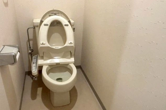 プライベート空間が確保された、リゾートバイトの個室寮のトイレ