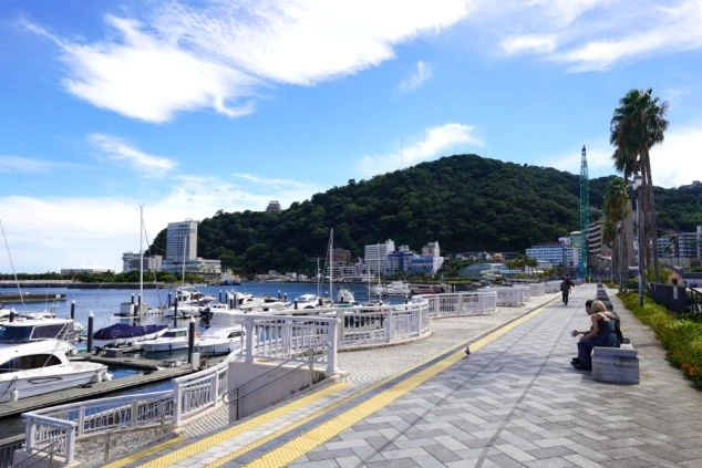 熱海親水公園。休日に楽しめる観光スポット。