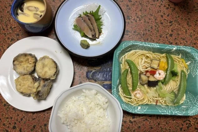 リゾートバイトのまかない画像。