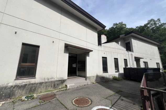 リゾートバイトの個室寮の外観画像。