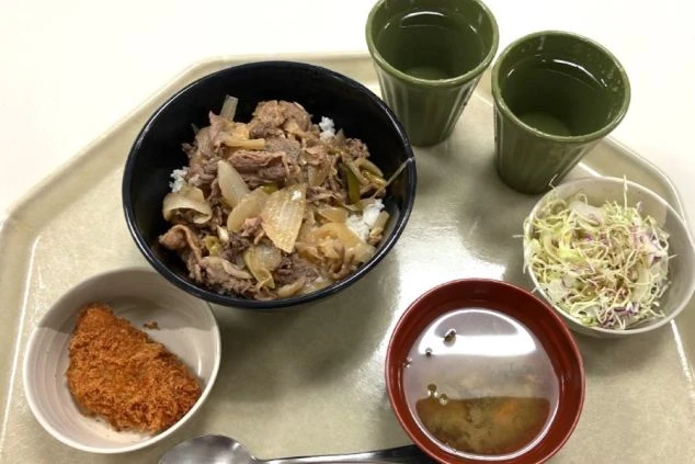 リゾートバイトのまかないの画像