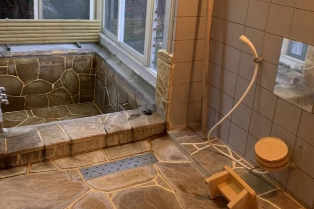 寮画像・共用の風呂