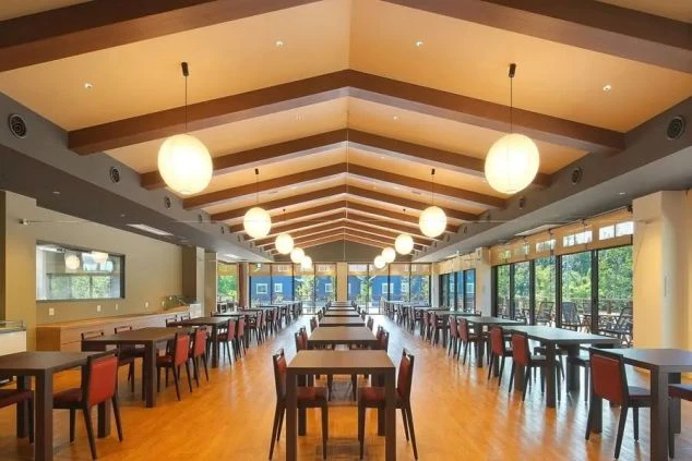 リゾートバイトの勤務先ホテルレストランの画像。