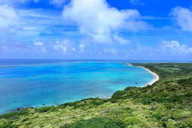 沖縄県・石垣島の海の画像。