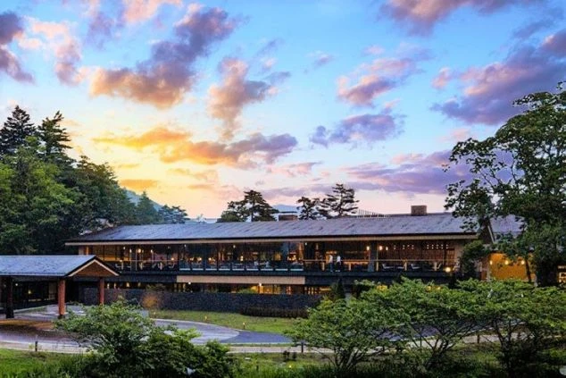 長野県軽井沢のホテルの外観の画像。