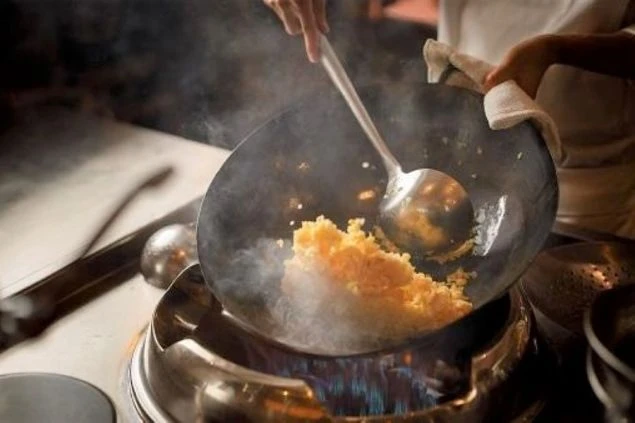 長野県軽井沢のホテルで提供される料理の画像。