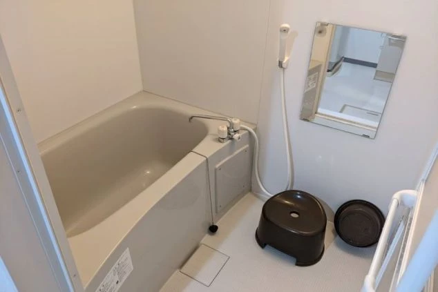 リゾートバイトの相部屋寮の共用お風呂の画像