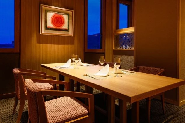 レストラン客席の画像。