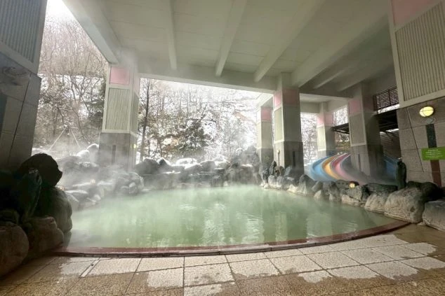 ワクトリ社員が撮影した施設の露天風呂の写真。