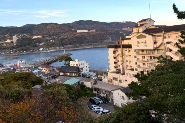 ワクトリ社員が撮影した稲取のホテルの外観写真。