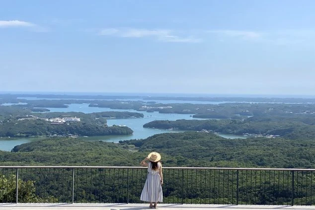 複雑に入り組んだ海岸線と島々が織りなす絶景。リゾートバイトのオフには、感動的な景色を眺めてリフレッシュできます。
