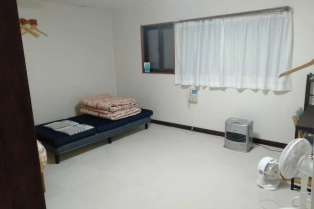 リゾートバイトの完全個室寮。アパートの一室なのでプライベート空間が確保されています。