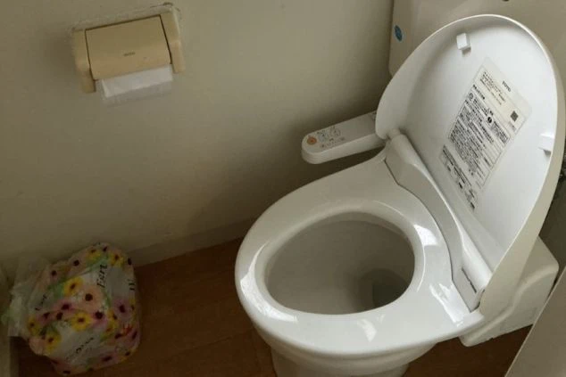 でリゾートバイトする人が住む寮・洋式トイレ