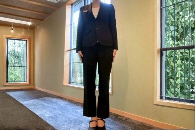 レストランのリゾートバイトの制服画像