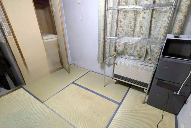 山中湖のホテルでのリゾートバイトの寮内。落ち着きのある畳の部屋。