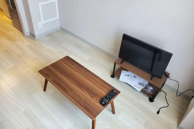 ワクトリスタッフが撮影したサンクチュアリコート琵琶湖 ベネチアンモダンリゾートでリゾートバイトする人が住み込む寮写真・TV・テーブル