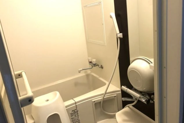 白浜エリアの施設でリゾートバイトする人が住み込む寮の部屋内のキッチン画像