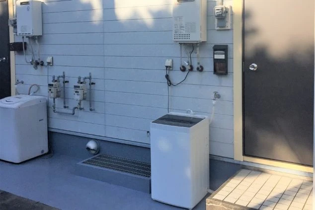 静岡県東伊豆エリアの施設でワクトリからリゾートバイトする人が宿泊する寮の洗濯機の画像