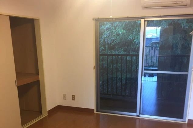 静岡県東伊豆エリアの施設でワクトリからリゾートバイトする人が宿泊する寮の部屋内の画像