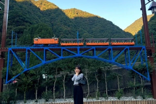 リゾートバイトの特権！源泉かけ流しの温泉が無料で入り放題の寮または施設風呂。仕事の疲れを毎日癒せる、贅沢な環境で働けます。