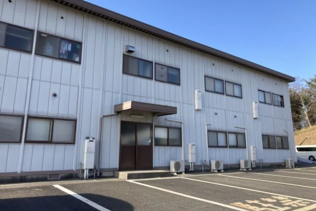 滋賀県・信楽温泉エリアでリゾートバイトする人が住み込む個室寮の外観の画像