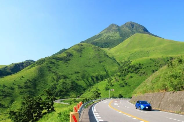 夏の大分県「由布岳」の画像