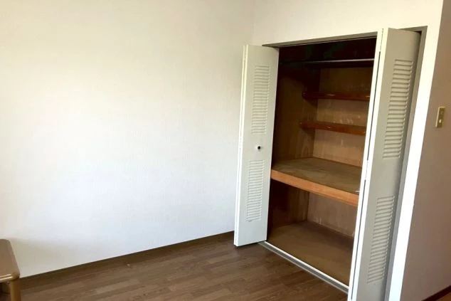 三重県志摩のリゾートバイトに行く人が住み込む寮のクローゼットの画像