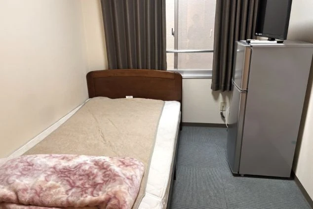 ワクトリからリゾートバイトする人が住み込む寝具の揃った個室寮内の画像